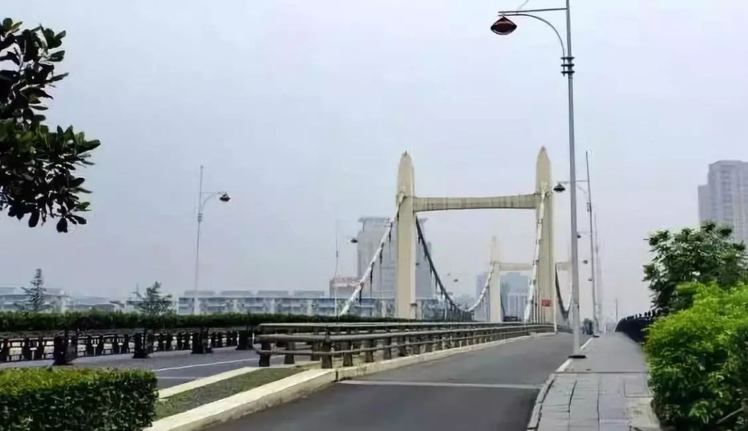 飛鳳大橋維護(hù)、保養(yǎng)工程即將施工，車(chē)主們請(qǐng)注意改道繞行。